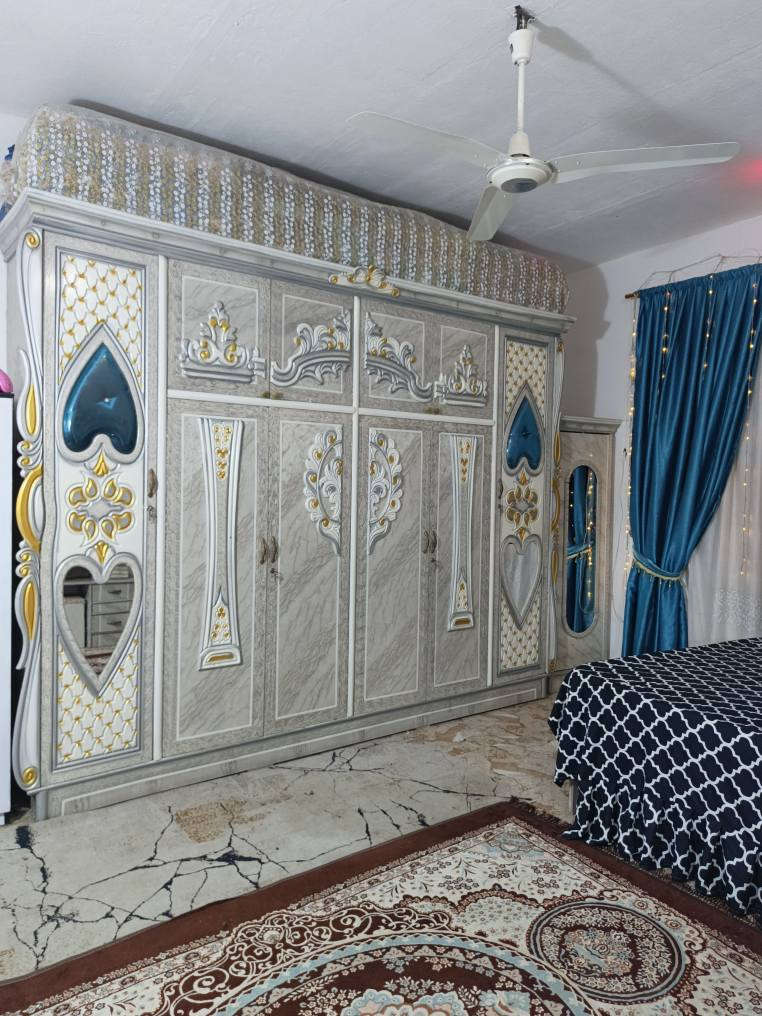 غرفة نضيفه جدا
ب850وبيها مجال شراي خاص


**إذا كنت صاحب هذا الإعلان وتريد حذفه لأي سبب، رجاءا أرسل رسالة إلى الدعم الفني**