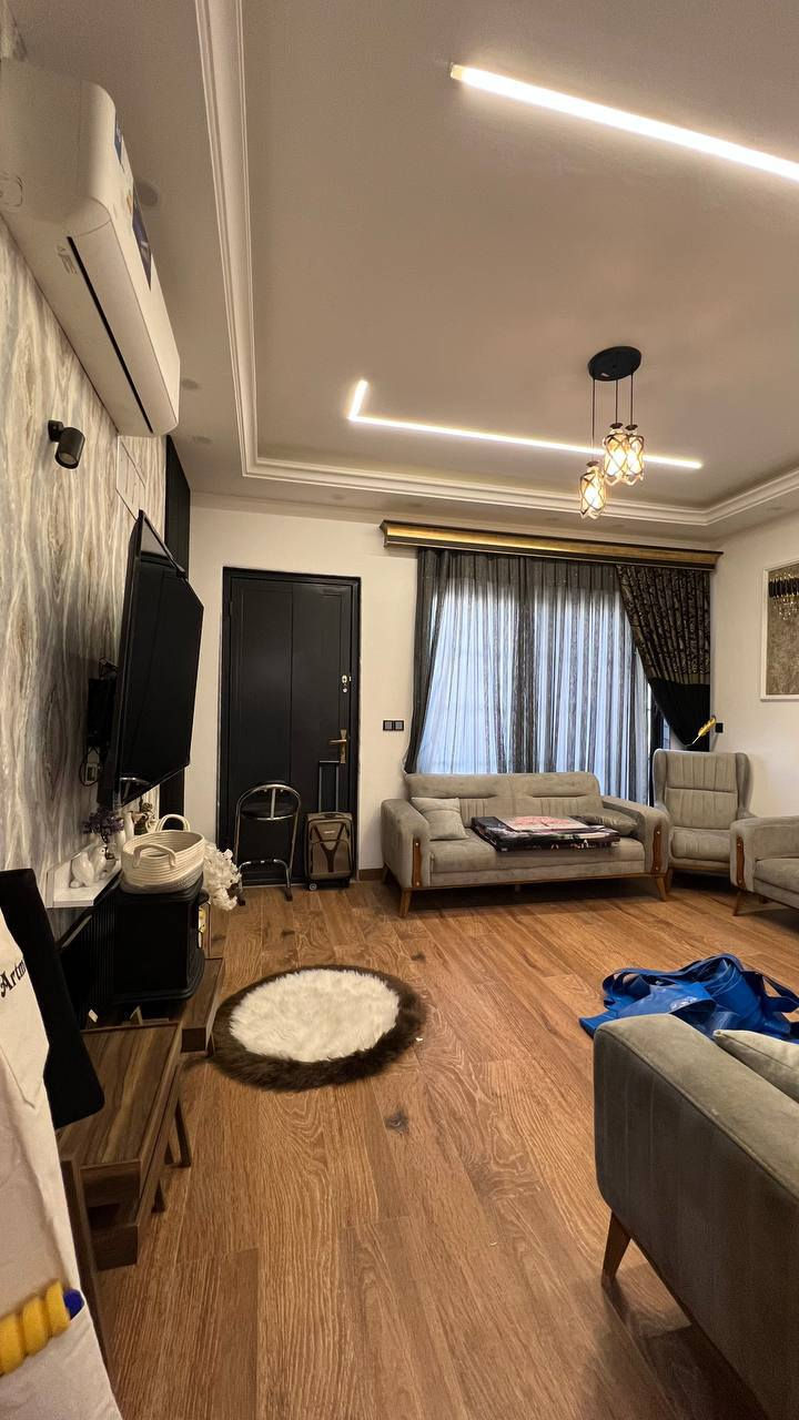 --- عقارات الموصل الحدباء ---
 🏠 دار للبيـــــــــع او المعارضــــــة حي الفلاح الثانية🏠ضفاف دجلة💥
🔴️ مساحـة 100متر 

🔴️الواجهة 5

🔴 الإتجاه شروق ابتدائي

🔴فصال مودرن

🔴طابقين ٣غرف نوم(درج داخلي وخارجي)

🔴الطابق الأرضي غرفة نوم هول صحيات مطبخ ،كراج ،هول

🔴الطابق الثاني ٢غرفة نوم صحيات هول بيتونة 
          ////////////////////////////////////////
 لمعرفة التفاصيل والسعر يرجى زيارة المكتب او الاتصال 
 على الرقم      ***********

🔴 نستقبل جميع طلباتكم وعروضاتكم....
