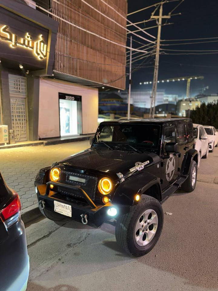 جيب رانكلر 2013 
صحاري فول موصفات 4 ابواب 
مقاعد جلد تدفئه  كامره شاشه بلاديه  
رقم بغداد 
سنويه جديده 
بدون ايرباك 
حادثها  خلفي شويه من الباب الخلفي وملاونين باب سايق
 بدون ايرباك 
مكينه 3600 
وكير مكينة مكفولات 
حداديه جديدة
مرفعه 2.5انج وعليها دبلات وسبيسرات واكسل
 من امريكا ودعاميه اماميه
 وشباك  ولايت و عليها ادامه كامله بدون نواقص
السعر 158
***********
