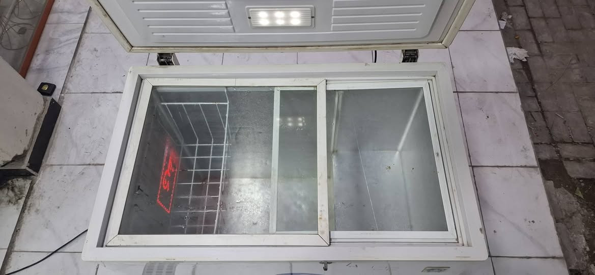 مرحبآ مجمدة ام دولفين ماركة معروفة حجم جبير 10 قدم شغالة وظمان بشغلهة نظام تجميد نظافتهة [💯] للبيع سعرهة 160بيهة مجال بسيط تواصل خاص او اتصال على رقم ***********
