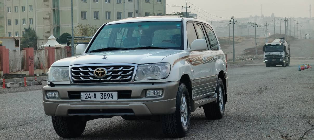 تویتا لاندکروزر مدیل ٢٠٠٦
سیارە مکفولە عامە 
١٨٠الف ماشی
فول مواصفات دیفلوک
گیر محرک بشرط 
سنویە هزه جدیدە بشرط تحویل 
مکان سلیمانیە
رقم تلفوون:
***********
***********
سعرها ٢١٠مجال
