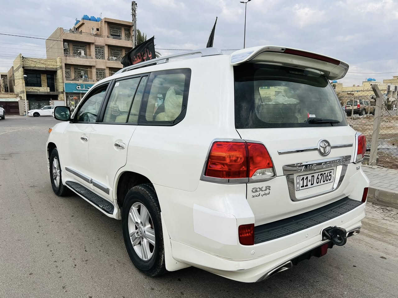 السلام عليكم لاندكروز 2013 اصلي باب اول  فول مواصفات للأخير معرفة موصفاتها
بدون صبغ كامره امامية خلفية 
مكاني بغداد 
💸السعر 350 ورقه 💸💸
رقمي ***********
