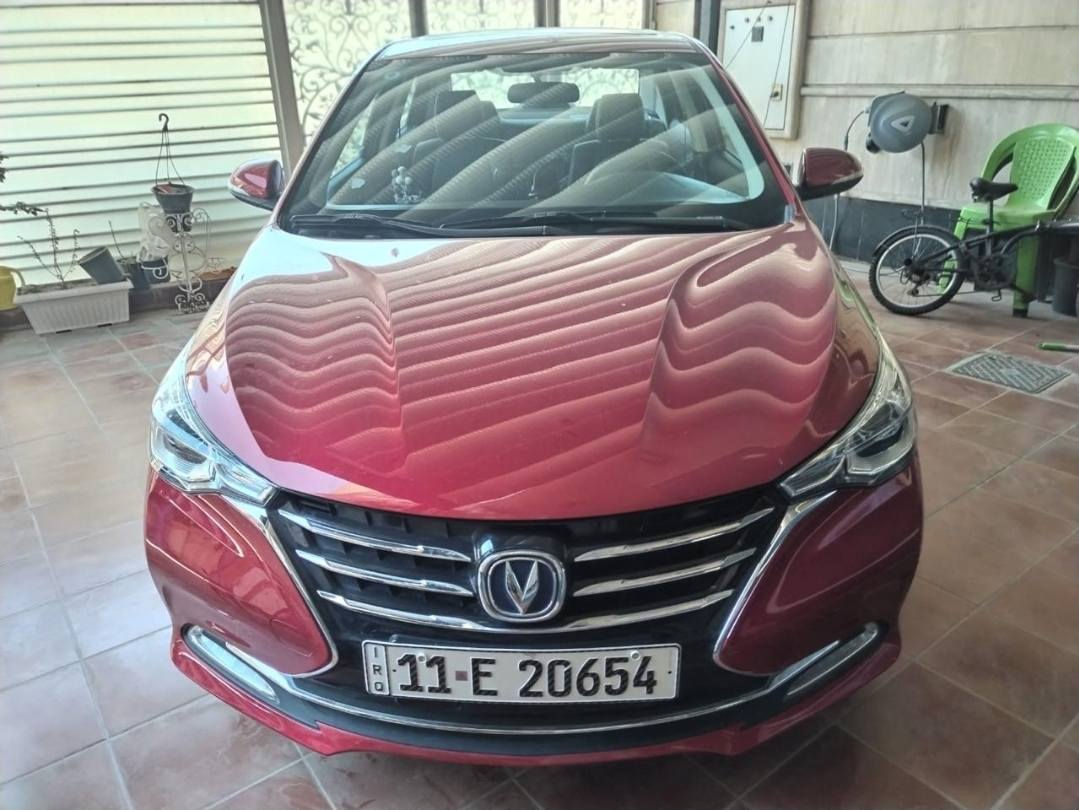 من رخصة صاحب الكروب السلام عليكم.. للبيع شانجان السفن  زيرو ماشية 900  كيلو متر فقط موديل 2025. اللون ماروني. سلايد. كشنات جلد. محرك 1500. رقم بغداد. السعر  16 مليون وبيها مجال. للأستفسار على الرقم ***********
