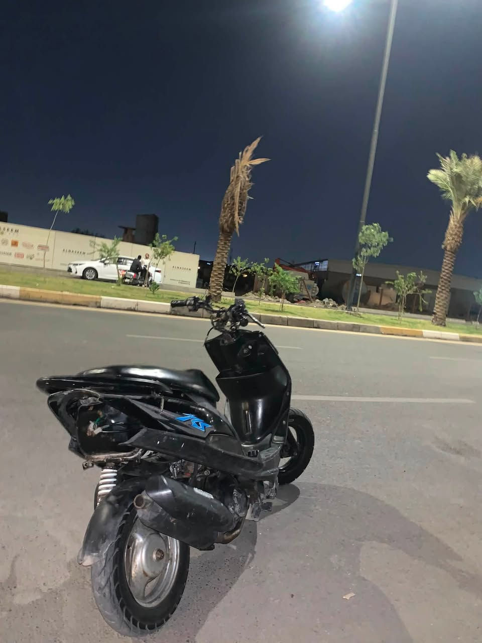 السلام عليكم دراجه ماكس للبيع دراجه نضيفه شوفت عينكم مابيه نقص هنددر واحد السلف شغال بس يرادله بريك خلفي وبريك امامي بل مكان  كهربائيات فول سعر الدراجه 250قفل 🔐 لمو شراي لايتعبني مكاني بغداد حي الجهاد *********** واتساب
