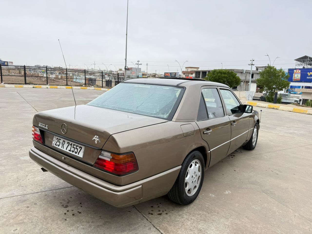 للبيع مارسدس دب موديل 1988محدث92 محرك محور بطه 2500ديلكو تبريد تدفئه شغال رقم كركوك دولي سنويه مشروع وطني بسمي سياره صبغ عام للجمالي بدون ضربه بدون خياس قاعده دبل واحد مصلح تصليح درجه اولى سياره جاهزه بدون نواقص سعر 64بي مجال***********مكان سياره كركوك
