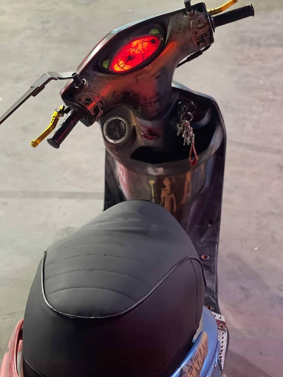 سلام عليكم دراجه ثعلب مزوده مكينه وكفرات كلج رياضي بوشه وبستم رياضي دراجه اي نقص مابيه كهربايات مزوده صالنه كشن سباقات مليون ١٠٠ وبيه مجال الشراي *********** رقمي
