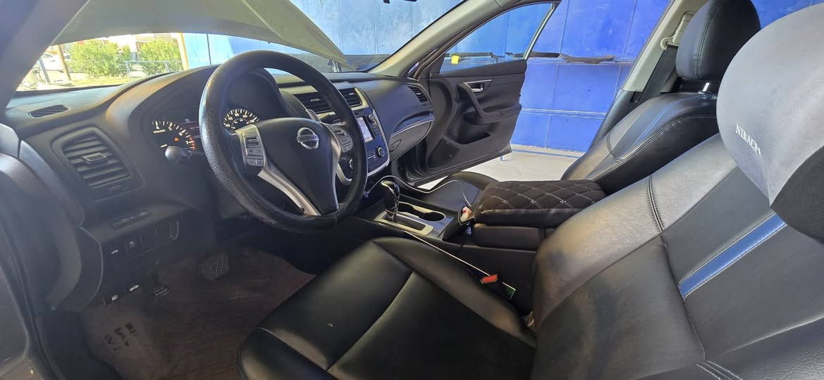 السلام عليكم التيما 2018 
فئة SR MIDNIGHT نفطي
رقم كركوك مشروع وطني 
المواصفات
شفتات
تحكم ستيرن 
كشنات كهرباء 
شاشة جبيرة
رادرا مثبت سرعة
كشنات هيتر
كشنات جلد
تشغيل عن بعد 
السيارة عليها ادمة كاملة
دهن كير وبلكات ونوزلات كامل 
وشادلها براد كير 
ماشية ١٩٠ كيلو متر 
الضرر ٤ قطع بدون دواخل 
98$ مجال بسيط 
مكان تكريت 
***********
