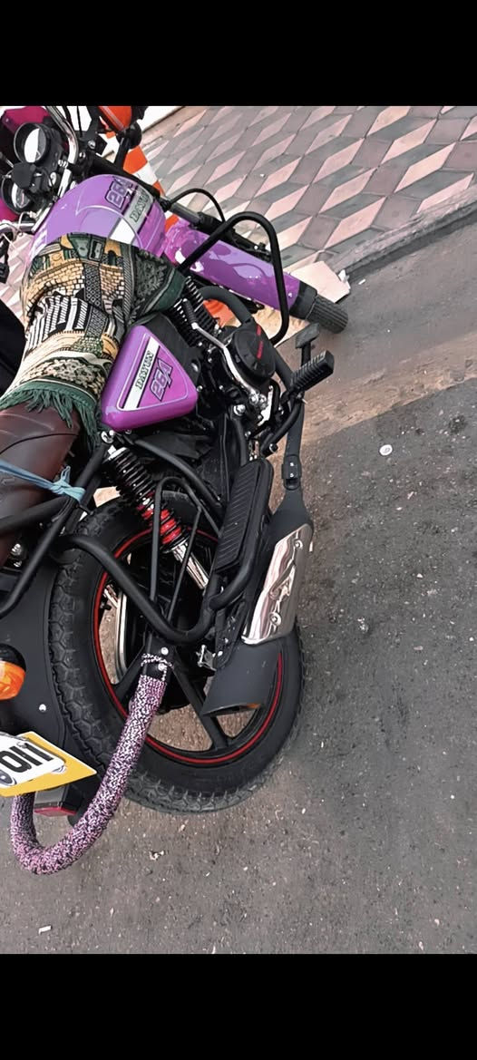 دايوان 200 موديل2024 نضيفه مرقم بغداد بسمي لوحات انكليزي مكاني بغداد سعر 2700 وبيهه مجال 
*********** الموشراي ليحاجيني بله زحمه
