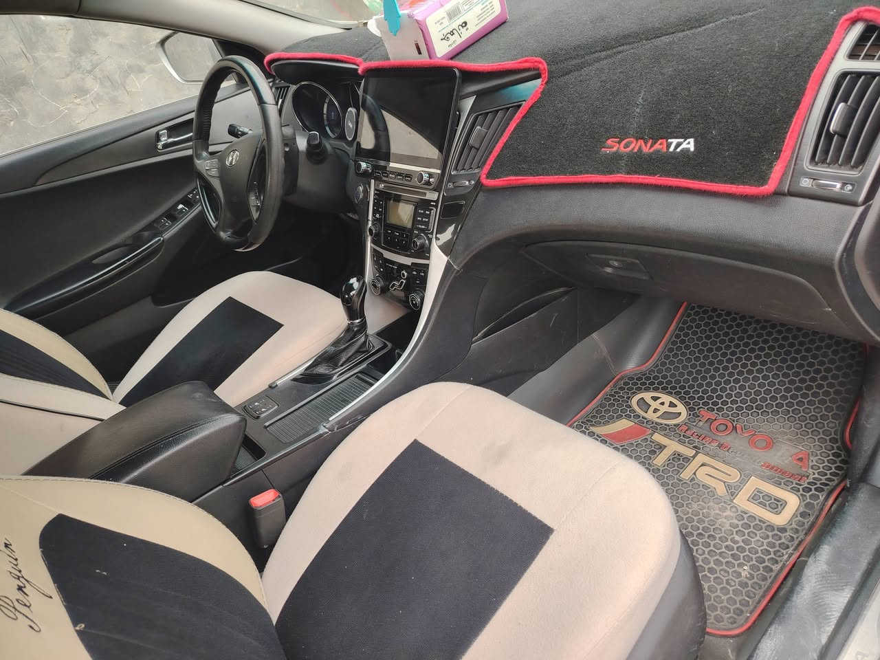 سوناته 2012الون سلفر
مكينه 2000 كير ومكينه مكفولات
بيها ٣قطع صبق والباقي مكفول
سعر 105 وبيها مجال حك الجيه
***********
