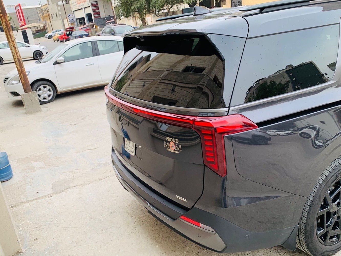 ياالله

السلام عليكم 

كيا كرنفال هايبرد 2025 SX  بلاك ادشن برستيج وارد امريكي 

Kia Carnival Mpv Sx Prestige 2025 1.6 Hybrid

                  Hybrid حجم المكينه : 1.6 تيربو + هايبرد 

         المسافه المقطوعه : 9 الف ميل  

            الضرر : بنيد دعاميه نفس الون     

             حالة الايرباك : دركه  

#مواصفاتها 

1.شاشه + شاشات خلفيه

2.كامرات 360

3.بصمه

4. بنوراما فتحتين

5.ويل كب اسود

6. تشغيل عن بعد

7.حساسات خلفي امامي

8.بيبان كهرباء

9.لايتات لد

10.لايتات زنون

11.بكلايتات لد

12.اشاير بالمري

13.رادارات 360

14.كشنات جلد 

15.ثلاث قطع تبريد

16.هيترات بالكشنات حار بارد امامي خلفي

17.هندبريك بصمه

18.شحن وايرليس

19.هيتر بالاستيرن

20.كشافات 

21.مري شفط

22.كشنات كهرباء امامي خلفي

23.كشن السايق ميمري

24.تحديد مسار

25.نظام ايكو سبورت عادي

26.كامرات محيطية داخل السياره

27. كشنات خلفيه VIP+ كهرباء 

28 .داتا شو

فول موصفات 1/1 جاهزه مرقم بغداد 

🟩 السعر  _ الطلب في التعليقات سيأتي إليك مباشرة 

تفاصيل اكثر هذا رقمي ***********

مكان السياره بغداد