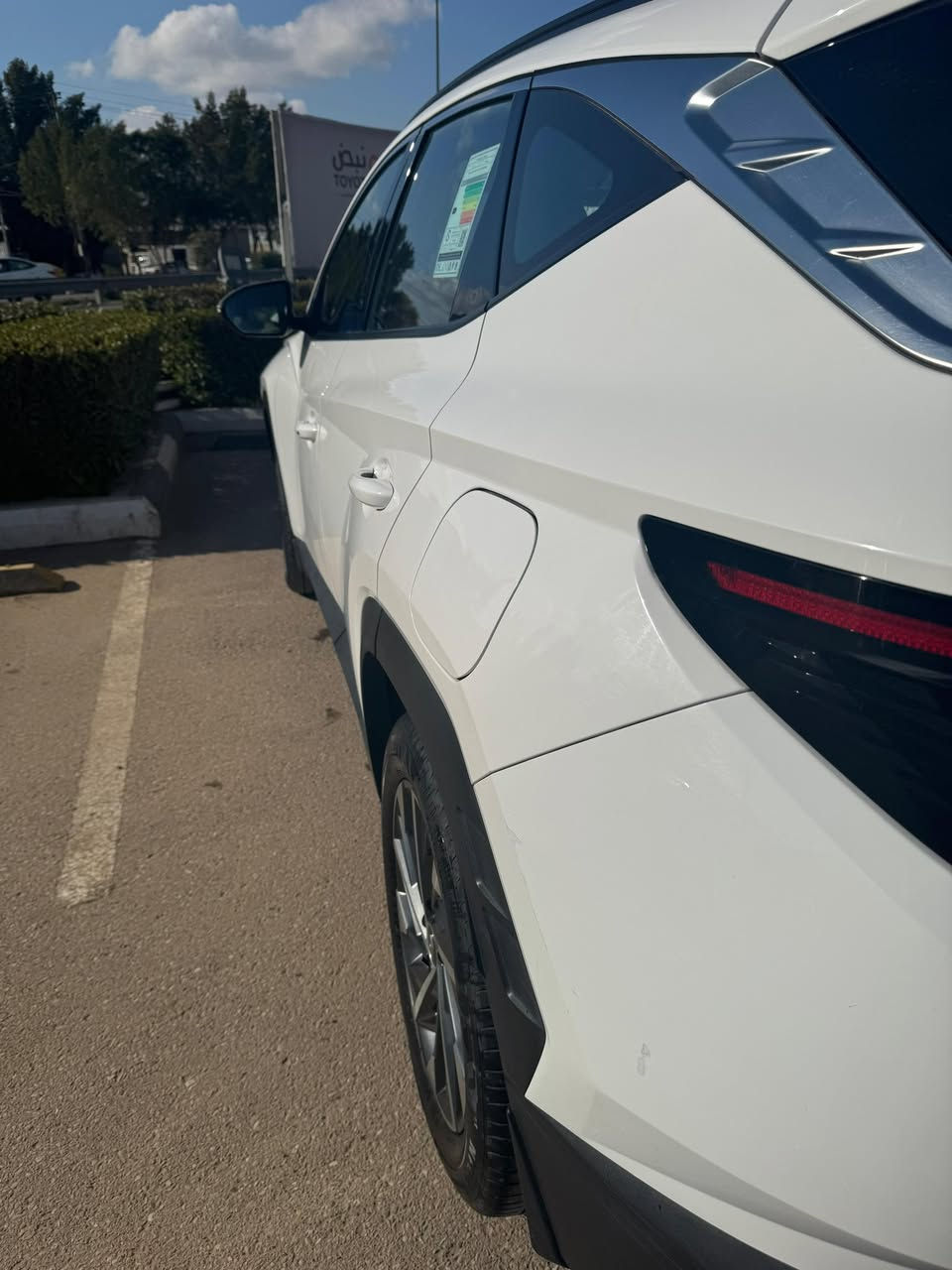 السلام عليكم
توسان 2023 للبيع 
مواصفات السيارة 
بصمة 
تشغيل عن بعد
رادار
اوتو هولد
هاند بريك كهربائي
مانع انزلاق 
شاحن لاسلكي
شاشة ابل كاربلاي واي فاي
تخم تاير امامي جديد
٣ انظمه قيادة
كشنات جلد 
بيها بارد بباب السايق واصبع بالباب اللي خلفه

***********
$21,500 وبيها مجال بسيط
