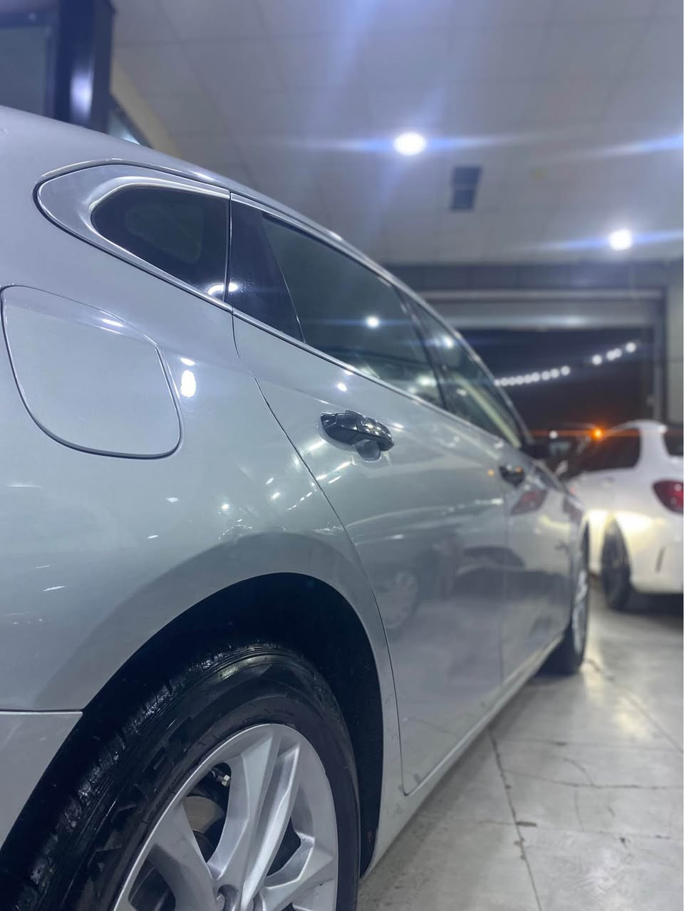 السلام عليكم 
شوفرليت ماليبو 
موديل 2018
مواصفات LT
بسمة - أربعة باب بسمة - تبريد مركزي - كشن كهربائي - 
شاشة - كاميرا - AUTO STOP - دواخل اسود
تحديد سرعة - ستيرن ڤوليوم - لايت LED
بس أربع قطعة بيها صبغ بدون دواخل 
رقم هزة سنوية كلها جديد سيارة بسمي 
تحویل غرامة گير محرك تبريد بشرط
سعر 89ورقة 💵🔥 وبيها مجال خفيف
مكان اربيل
رقم هاتف ☎️ 
***********
***********
___________________
السلام عليكم 
‏Chevrolet Malibu
مۆدێل 2018
مواصفات LT 
بەسمە - جوار دەرگا بەسمە - تەبرید مەرکەزی -
کوشن کارەبایی - شاشە - کامێرا - AUTO STOP
ناو رەشە - تەحدید سورعە - سوکان ڤۆڵیۆم - لایت LED
٤ پارجە هەیە بێ لێدران
رەقەم سەنەوی ژینگە هەموی تازەیە تا2030
سەیارەکە بەناو خۆمەوەیە تەحویل غەڕامە بەشەرت
گێڕ مەکینە تەبرید بەشەرت
سعر 89 💵وەرەقەو مەجالێکی برایانە
شوێن هەولێر 
ژمارە تەلەفۆن☎️
***********
*********** أربيل, العراق
