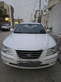 سوناتا 2011 وارد خليجي ماشيه تقريبا 150 الف كيلو ضربتها خفيفيه حاط صور...