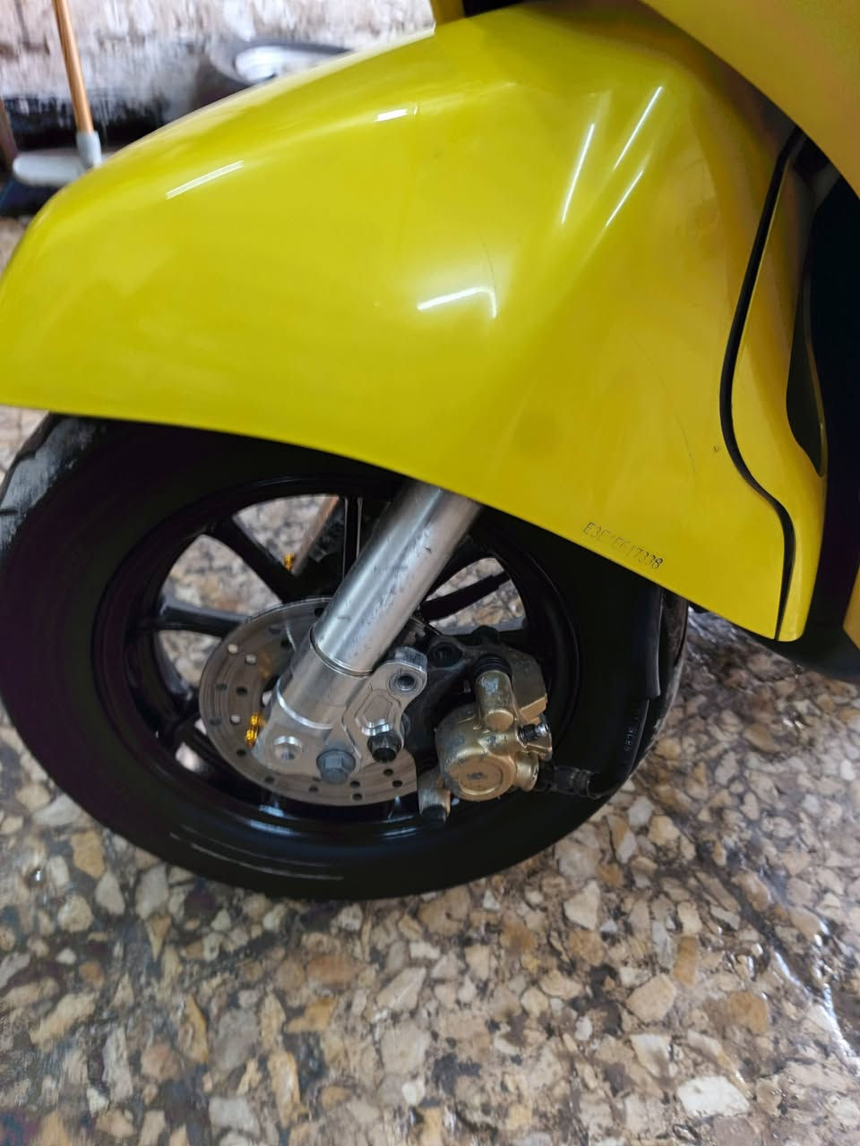 سلام عليكم ماكس بوليس مصطرة الدراجه نوزل نازله قبل فتره من معرض عباس كوبر النضافه شوف عينكم شلعه ومعدل مكاني بغداد الكاضميه بيها صدر ذهبي قزم وبيها ويل كب مشيف اجني بيها من ربمه وبيها الدراجه خير من الله وحلوة وكاعده رقمي*********** سعر خابر وسهله
