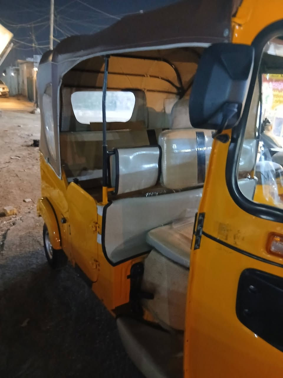 سلام عليكم تكتك مديل ٢٢ رقم وسنويه تكتك جديده ونضيفه
تكتك شوف عيونكم مقطع كامل لا تخابر وتسئل رجائن مو شراي 
لا يخابر تكتك كفاله عده طعجات موضحات بل مقطع مكاني
العماره العرضات ***********
