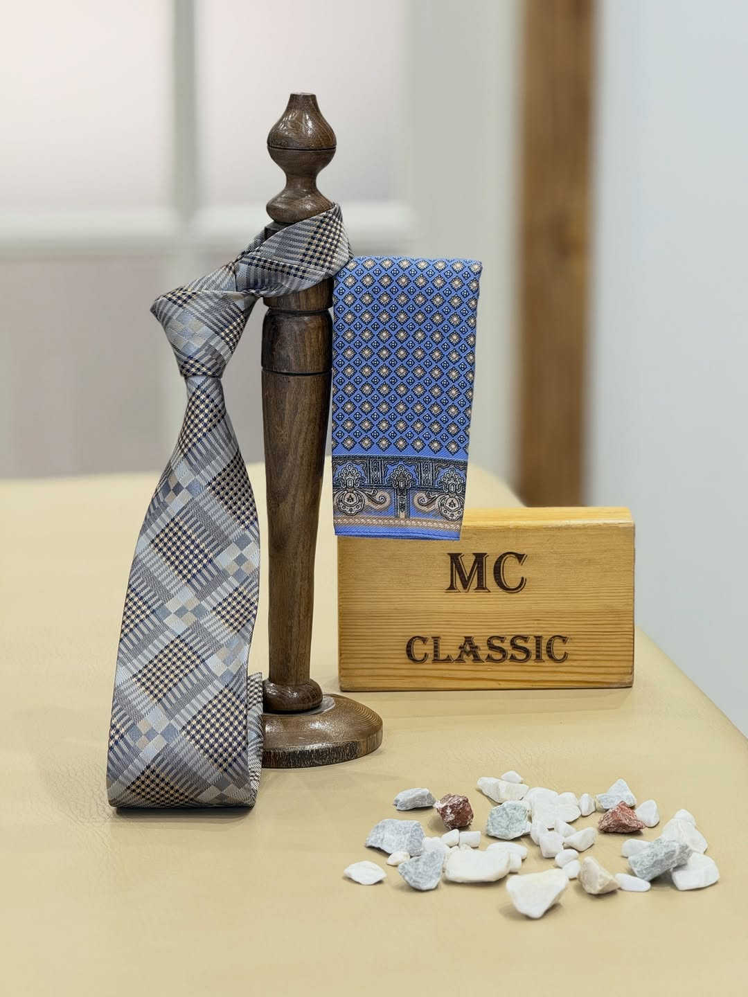 ⁨	⁨	⁨	⁨	‏ MC CLASSIC ‏ ⁨	⁨	‏ 
  الأناقة _تبدي _من_ أول _خطوة

⚜️رباط  وكاله MC CLASSIC
⚜️الطول : 160سم
⚜️العرض : 7 سم 
⚜️السعر : 25الف 
⚜️الصناعه : تركي

‏‎للحجز او الاستفسار مراسلتنا على الصفحه
اومراسلتنا واتساب  *********** .  ***********
تلكرام :- https://t.me/mcclasic
انستكرام :- https://www.instagram.com/mc_classic79?igsh=MWZuc3Z2b2YycGNwOA%3D%3D&utm_source=qr
تيك توك :- https://www.tiktok.com/‪‪‪‪‪‪‪@mcclassic79‬‬‬‬‬‬‬?_t=8kdkCdce82f&_r=1
سناب جات :- https://t.snapchat.com/QEyQBMCC
#العنوان
 بغداد - كرادة داخل -فرع صيدليه جوهره ابن حيان 

اوقات الدوام من 10 صباحا الى 12 ليلاً
🔴 يوجد #توصيل بغداد وكافة المحافظات 
بغداد 🚕  5 الف  المحافظات 🚗 5 الف⁩⁩⁩⁩⁩⁩
