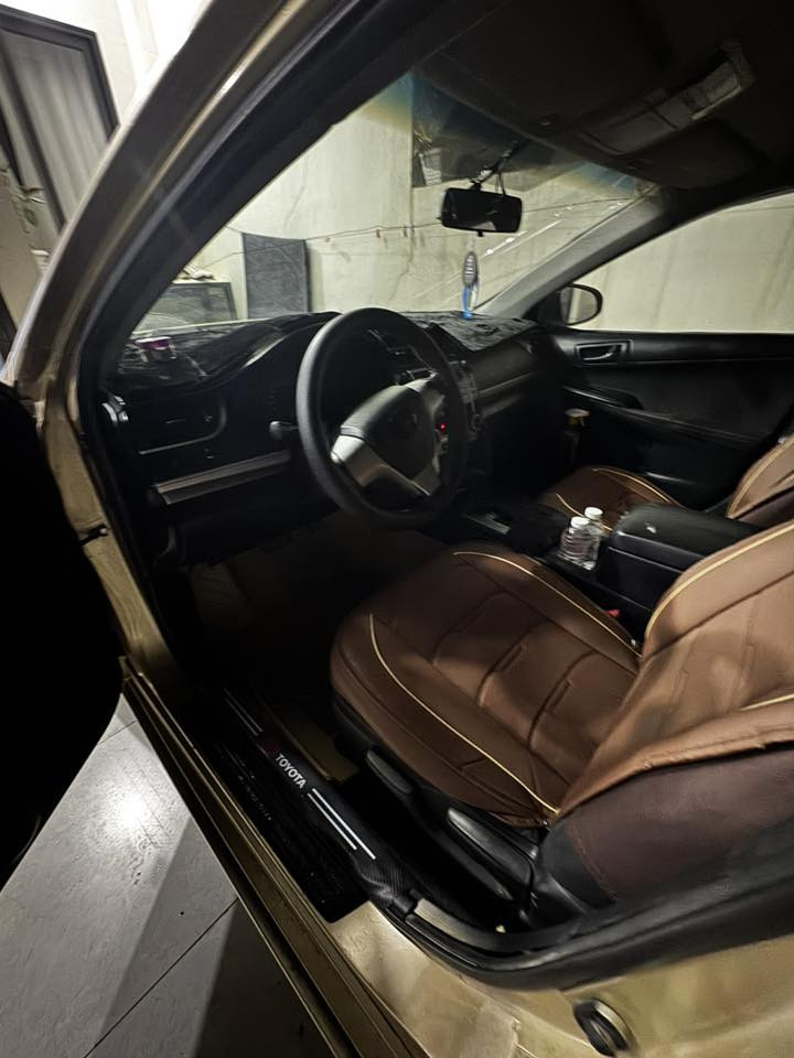 کامری ٢٠١٢ بێ مەسرەف کامل مەسرووفم لێکردووە  ٤ تایەی تازەم بۆ کڕیوە ڕۆنی مەکینەو گێڕم گۆڕیوە بانسەکانیم گۆڕیوە تازە ئەسڵی پاتری نوێ بەرگە کوشنی ڕاقی وەک گووڵە بەس لێ خووڕە مەکینەو گێڕ بەشەرت

شوێن چوارقوڕنە ئەمەش ڕەقەم تەلەفۆن 
***********
