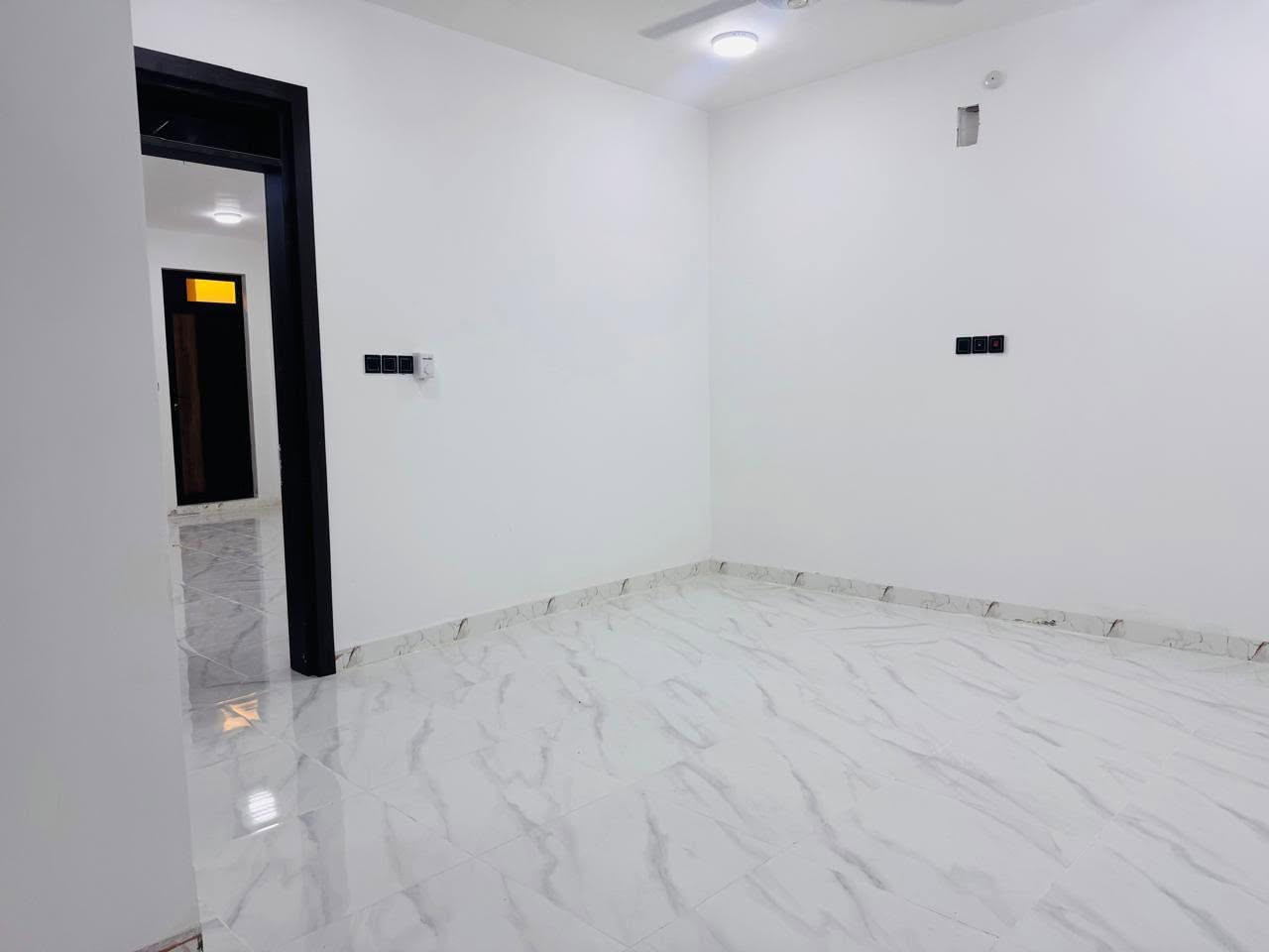توفر لدينا 🏠 دار للإيجار

📍 الموقع: الرمادي شارع ٤٠ خلف عماره القند ومقابل ماركت الهدهد .
✨ دار مناسب للعائلة وفي منطقة هادئة ومخدومة.
🛏️ عدد الغرف: [ 4] 
🛋️ صالة: [ 2]
🚿 عدد الحمامات: [ 3]
🚗 كراج سيارة
💰  الإيجار: [ 500 الف]
📞 للاستفسار والمعاينة: عزالدين العمار ***********                  بيع • شراء • إيجار العقارات والأراضي
