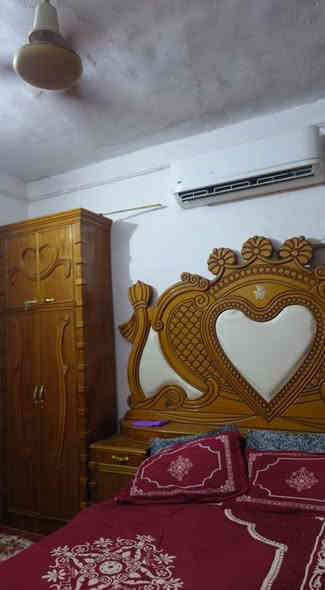 للبيع غرفة صاج سعر مليون وست ميه وبيها مجال العنوان كرمت علي ***********
