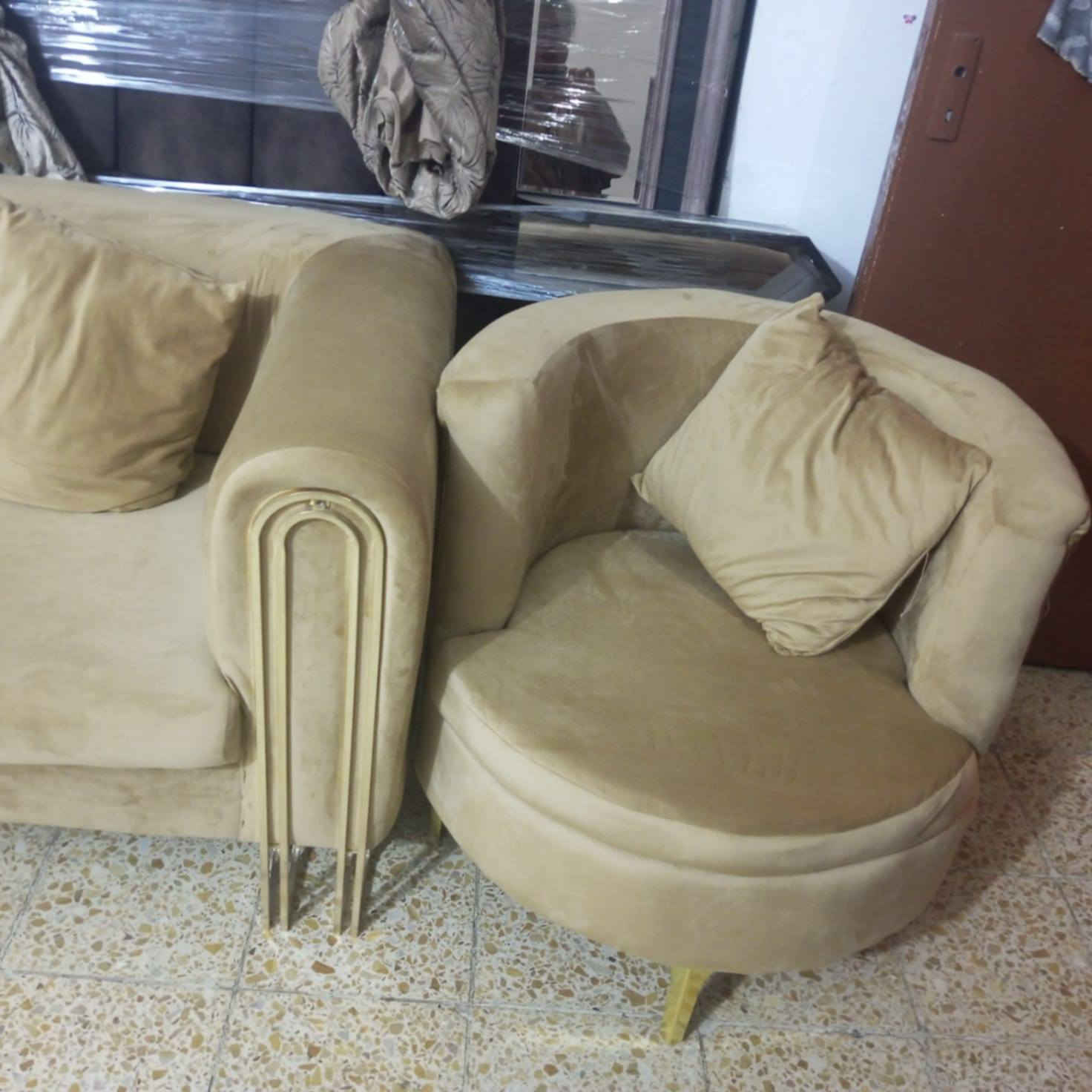 غراض للبيع


**إذا كنت صاحب هذا الإعلان وتريد حذفه لأي سبب، رجاءا أرسل رسالة إلى الدعم الفني**