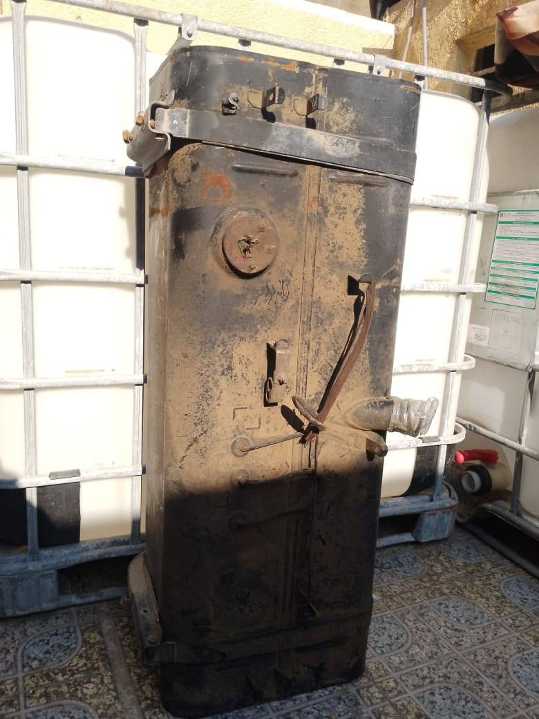 عندي 2تانكيات 100لتر كنتر بلاد كاملات وياهن طوافه والقواعد مكان بغداد السعر الواحد 125


**إذا كنت صاحب هذا الإعلان وتريد حذفه لأي سبب، رجاءا أرسل رسالة إلى الدعم الفني**