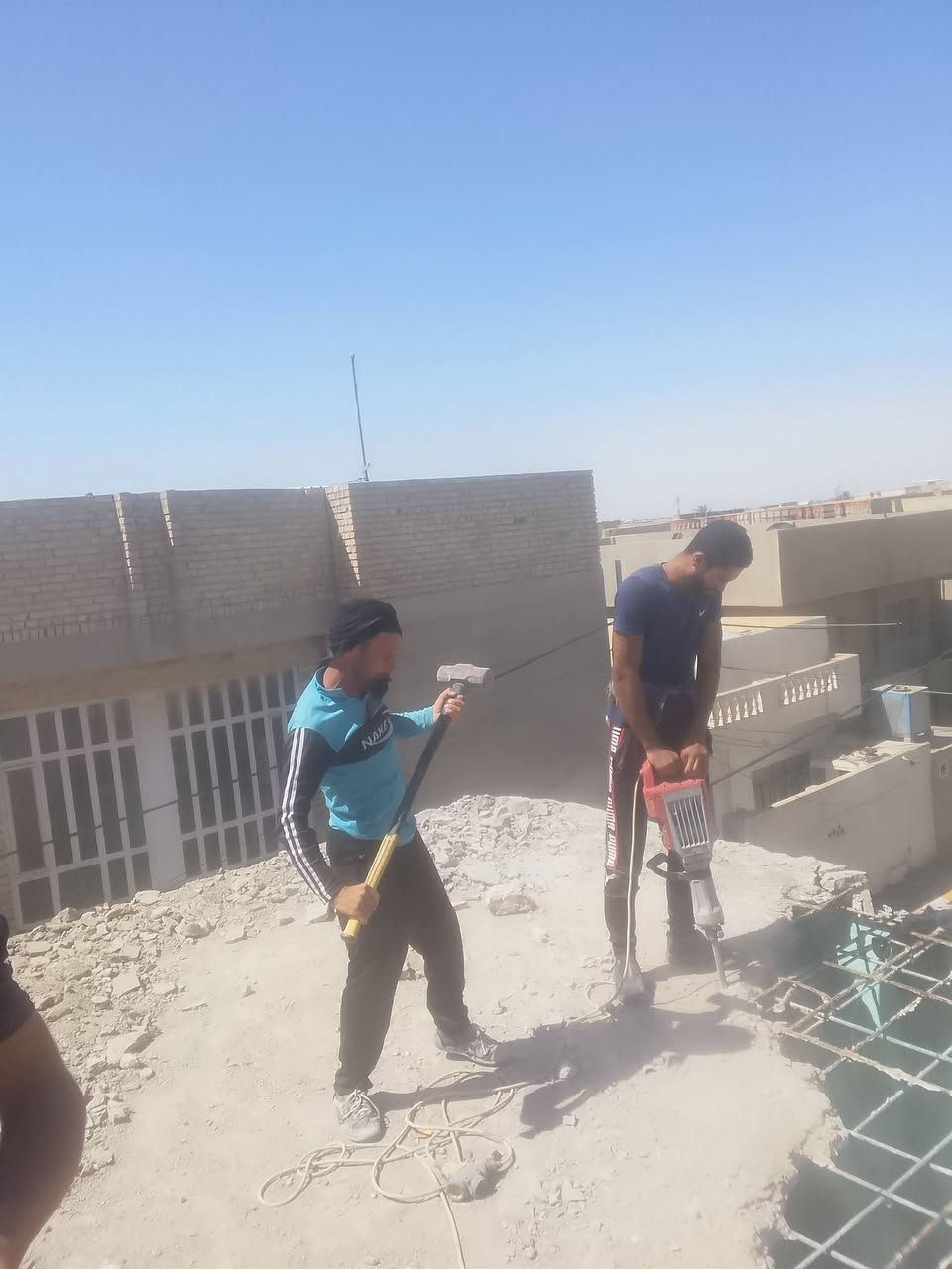 *********** 📞سلام عليكم  / يوجد كادر عمل جاهز/ تصعيد مواد/ تنضيف بيوت/ تفليش/ تكشيط/ تنضيف حدائق/ دفن نهري  / شقلنه ليل ونهار   /ومعداتنه جاهز/ ماعليك بس تصال على رقم  /     ***********
