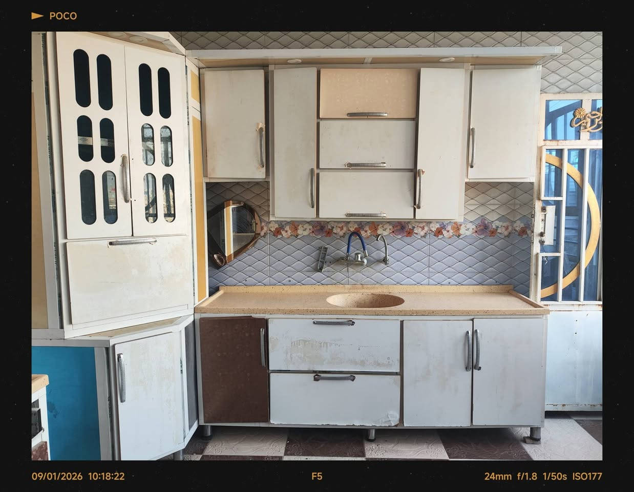 السلام عليكم 
كاونتر للبيع
الكاونتر يجي 6 قطع المرمر النوع الثقيل
النظافة موضحة بالصور والفيديو اكو قسم من 
الخانات مشلعة وقسم من الاغلفة
(اذا يتصلح يرجع جديد)
سعر الكاونتر الاصلي(مليونين و750)
السعر الحالي مليون و100 وبي مجال بسيط
المكان بين الشطرة والنصر منطقة السادة البوهلاله(الصمود)
للتواصل
***********
***********
