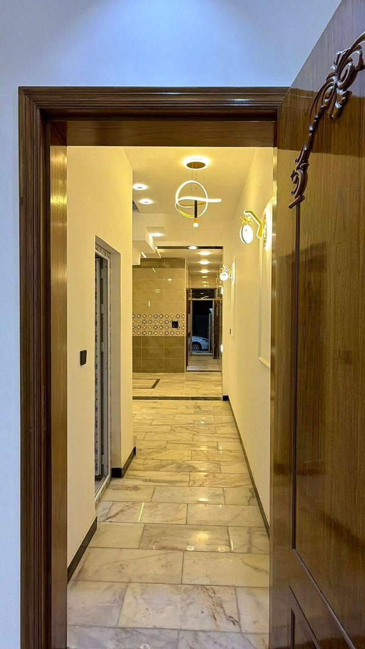 سعرة حيل مناسب
دار للبيع مساحه 100 متر

حي الجهاد الامانه بضهر الشارع العام 

بناء حديث غير مسكون يحتوي على

مدخلين صاله مطبخ منور حمام

وغرفة نوم جوه وفوق

غرفتين وخدمات للاستفسار 

***********
