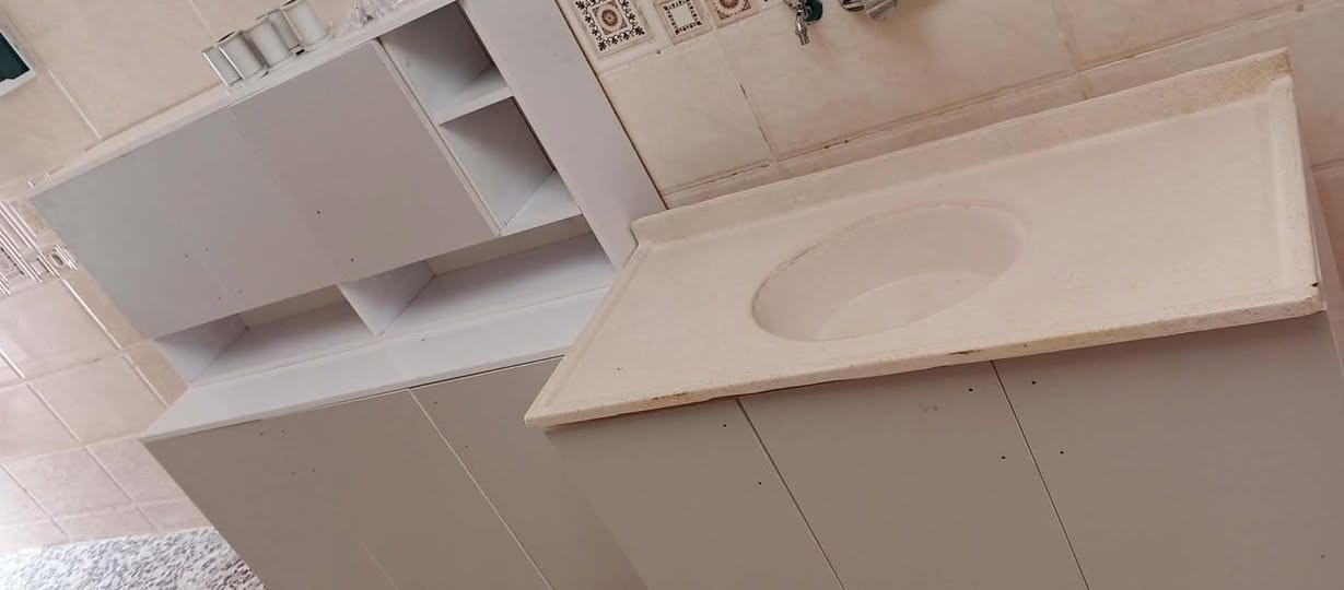 كاونتر متر ونص ارضي
متر ونص ملحق
والسنك متر و و٢٠سم مرمر خشب تفصال جاهز mdf
سعره ٢٠٠ وبي مجال بسيط للجاد
تواصل واتساب 

0778 009 9389
