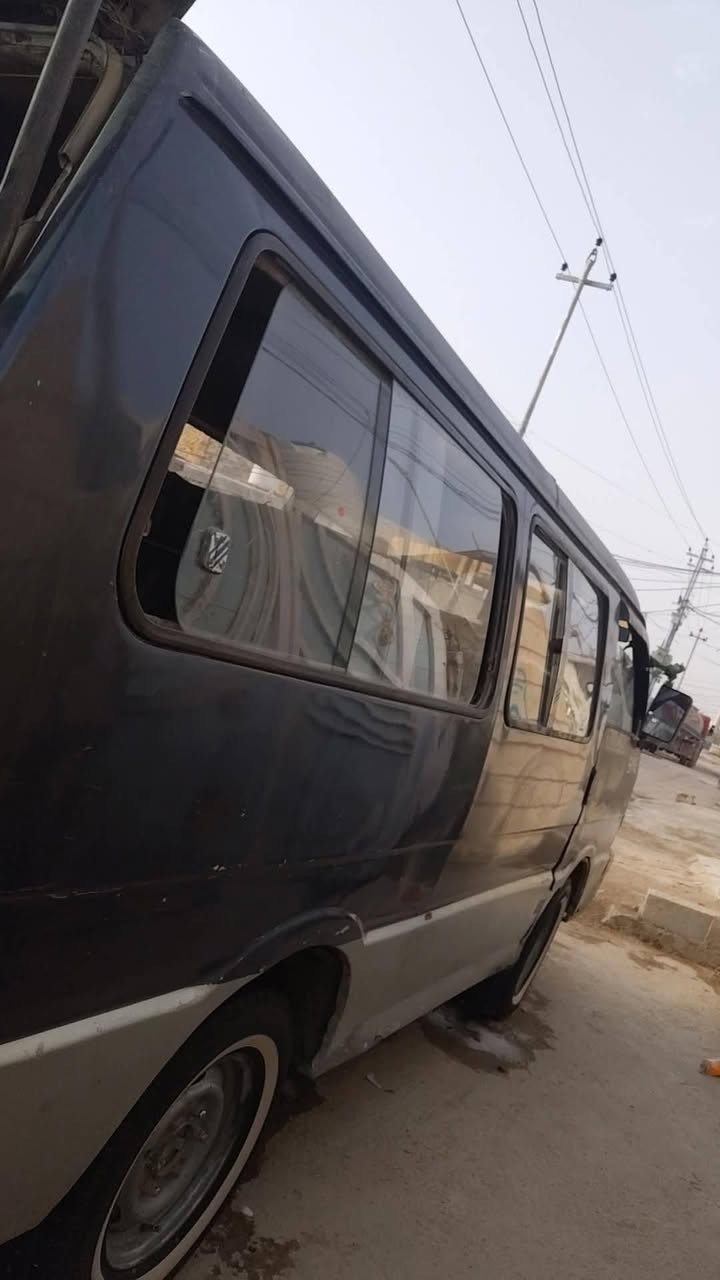 السلام عليكم  كيه بسته مديل 95 رقم بغداد الماني مكينه ما صارله اقل السبوعين شاده كير كفاله تخم تاير حداديه اماميه وخلفيه تخم تاير باتري جديد مشط السياره جاهزه ع اخر حبايه قفله ب 27  ( ***********)
