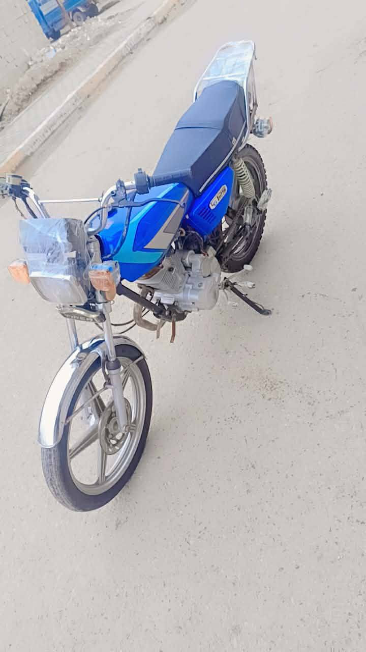 سلام عليكم متوفردراجه نامه ٤ كير
دراجه خير من الله كهرببات شغاله تشتغل سلف وهندر
ما ناقصهه شي السعر ٣٢٥ بيهه مجال حك الجيه ***********
