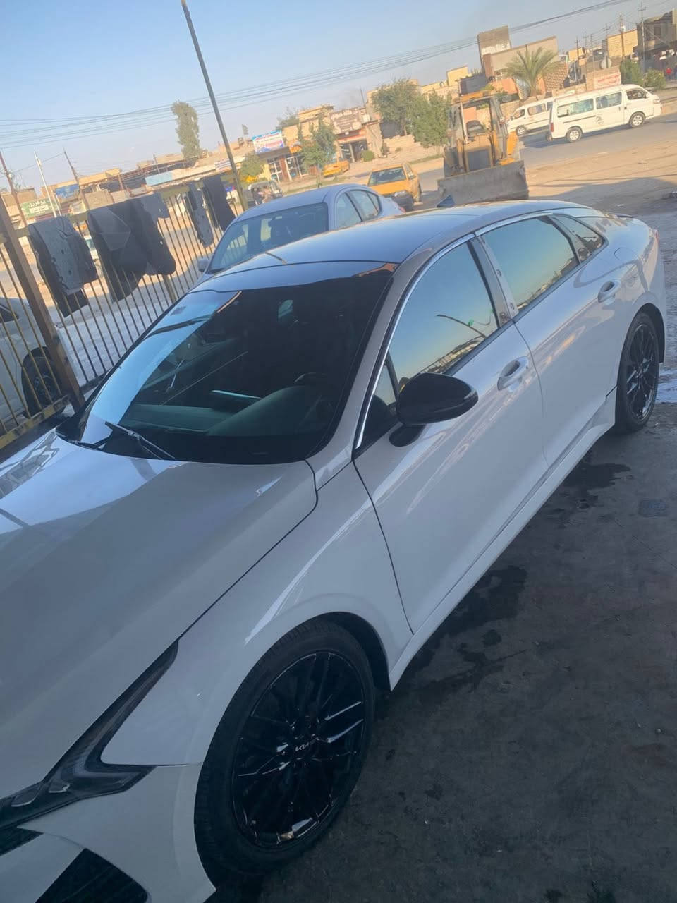 سلام عليكم من رخصة لأدمن عندي 
كي فايف موديل 2024 فول مواصفات بيه ملاحضات بسيطه رقم شمالي تحويل مباشر سياره جاهزه من كلشي 
مكاني بغداد حي نصر شراي اتصل 
اني مكلف بنشر
***********
