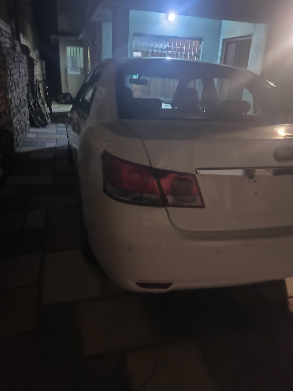 السلام عليكم 
BYD G3 2014 مزاد 
محرك وكير مكفولات شرط لاتنقيص ولاتبخير عليها ادامة كشرها نظيف كهربائيات كاملة نقصها بس غاز للتبريد سيارة مصروف عليها ترايك للبصرة شرط الترقيم مكانها بغداد مدينة الصدر او الامين سعرها 43 وبيها مجال للاستفسار 
***********
