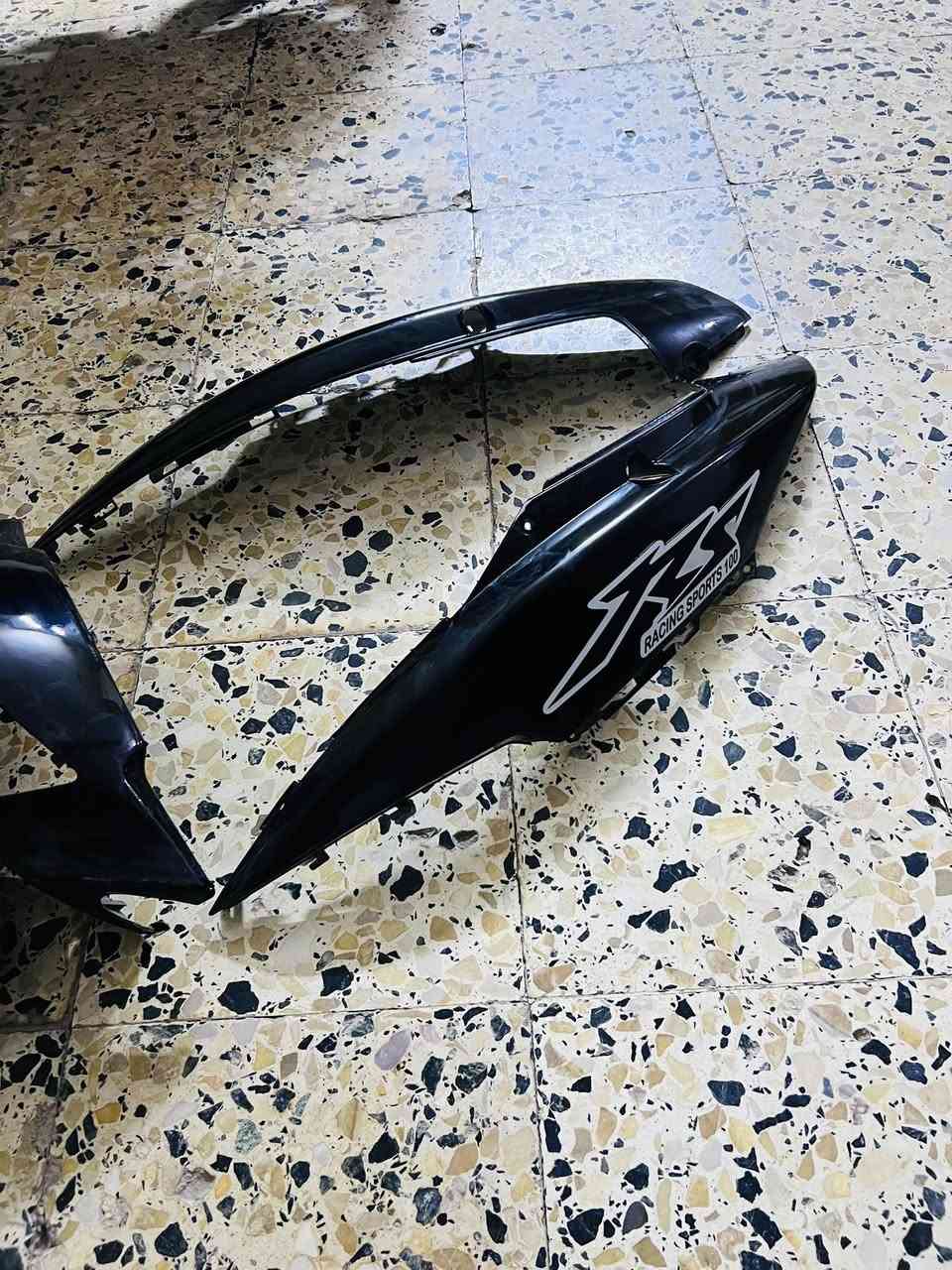 السلام عليكم
للبيع ماكس موديل 2008

شغال كامل مابي نقص

ويا كفراته اصليه سود

السعر مليون وبي مجال 

 ***********
