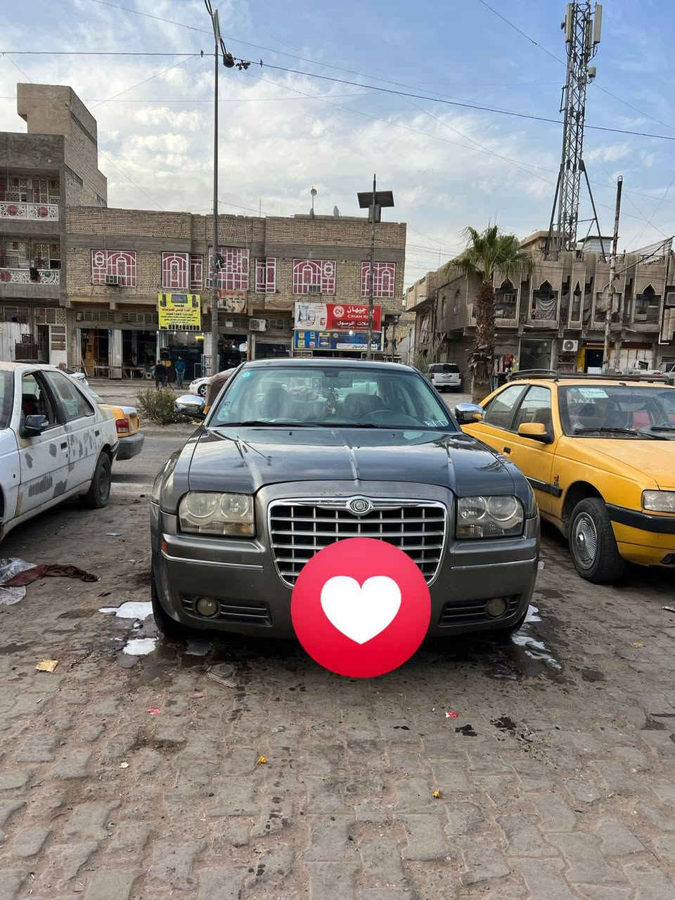 السلام عليكم اوباما موديل 10 وارد امريكي داخلة كلين بيهة صبغ الربع داير الهلالات وصبغ جوة التريشة مال باب السايق كير ومكينة مكفولات صدر جديد عربانة خلفية جديدة تدفئة تبريد مكفول وبيهة منظومة غاز السيارة بسمي رقم بابل مميز السعر 125 وبيهة مجال قليل مكان السيارة بغداد للاستفسار ***********
