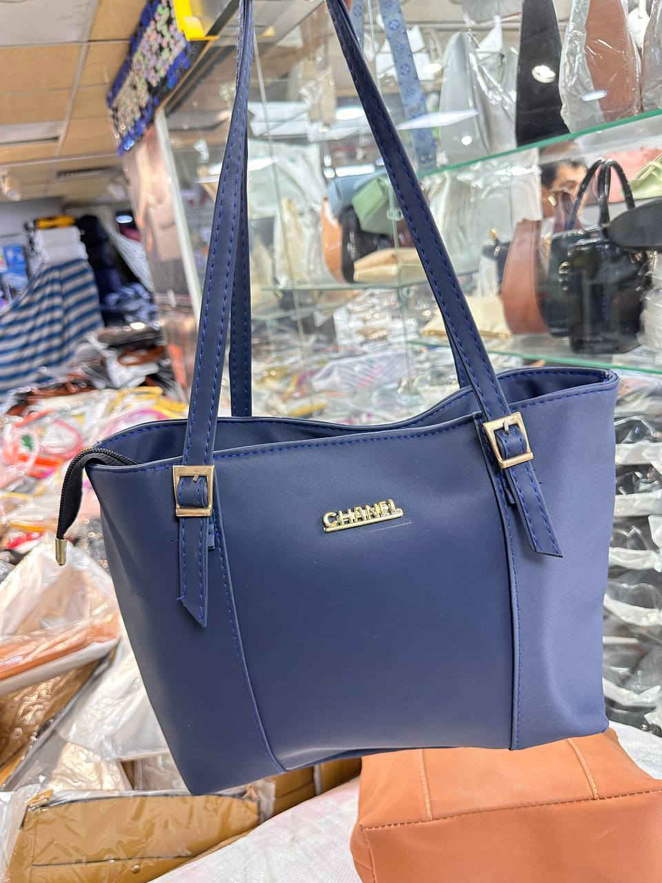 حقائب نسائية كوالتي عالي  الحجم الكبير موديلات تجنن والأسعار مناسبه التواصل معنا ع واتساب ***********
متوفر توصيل الجميع محافظات العراق بس 5الاف
