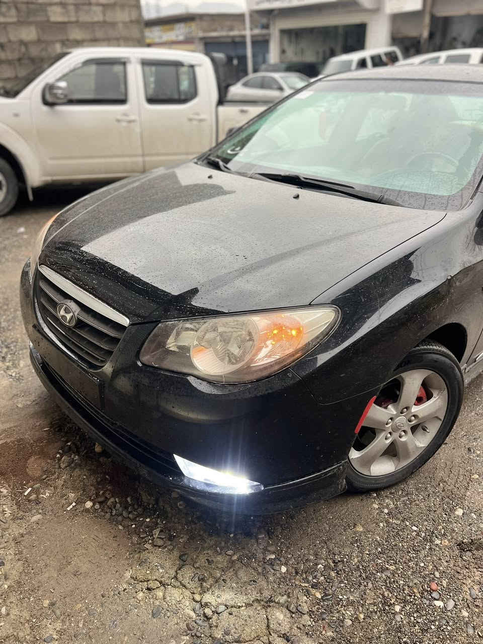 هؤندا ئافانتي ٢٠١٠
فول سپؤرت 
ويل  گه وره 
ئيكؤ 
كوشن هيته ر
ئاوينه ئيشاره ت 
گيچ وه نه وشه 
به گ لايت ليزه ري 
به شه رتي گيرومه كينه 
كاره بايي 
ته قه و ره قه هه مووي به شه رت
سه قفي بؤياغي نيه و ليدراوي نيه هيچ 
خايس و ژه نگي نيه 
سه ياره كه زؤر جوان و پاكه مالي دؤسته 
شوين قلادزي 
***********
