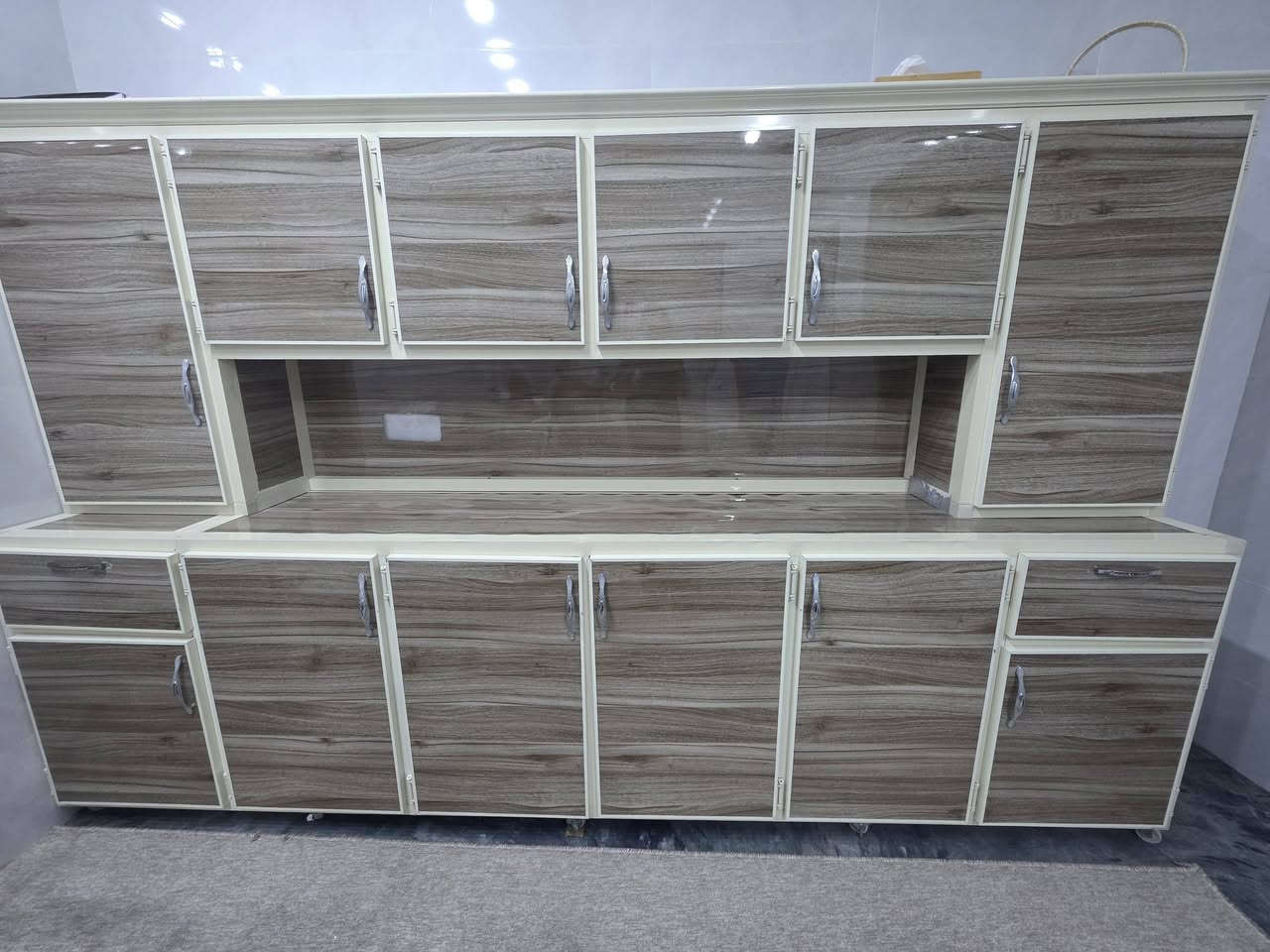 کەوانترێکی ئەلەمنیۆمی 3 مەتری زۆر پاک و بێ عەیب بەمەغسەلەوە
نرخی 300 هەزار 
تەکیە
***********
