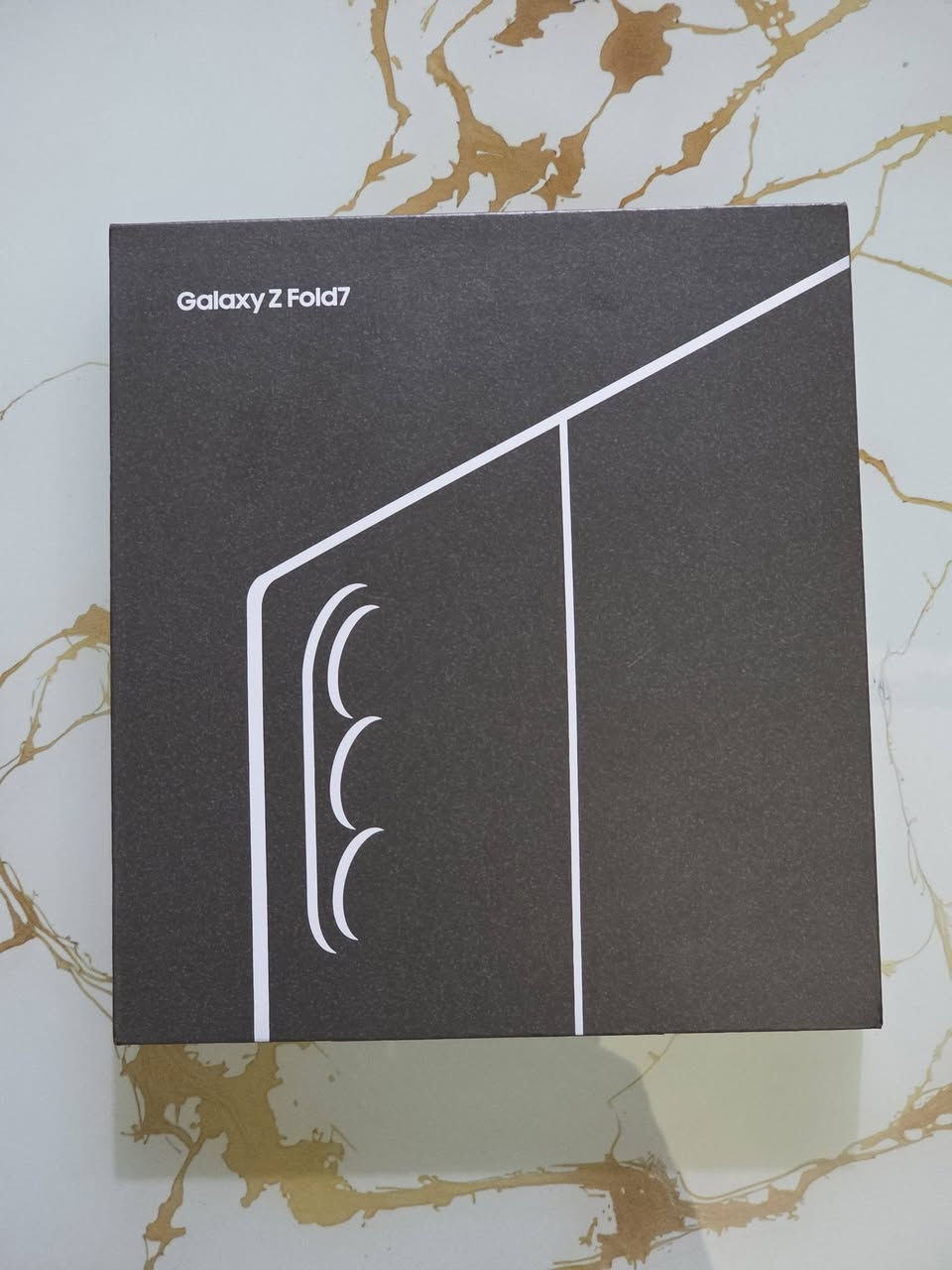 للبيع: سامسونج Galaxy Z Fold7
اللون: أزرق (Blue Shadow)

السعة: 512GB

الحالة: جديد، غير مستخدم، مختوم

السعر: 2,450,000 دينار عراقي

هدية: لاصق شاشة أصلي من سامسونج

العنوان بغداد كريعات


**إذا كنت صاحب هذا الإعلان وتريد حذفه لأي سبب، رجاءا أرسل رسالة إلى الدعم الفني**