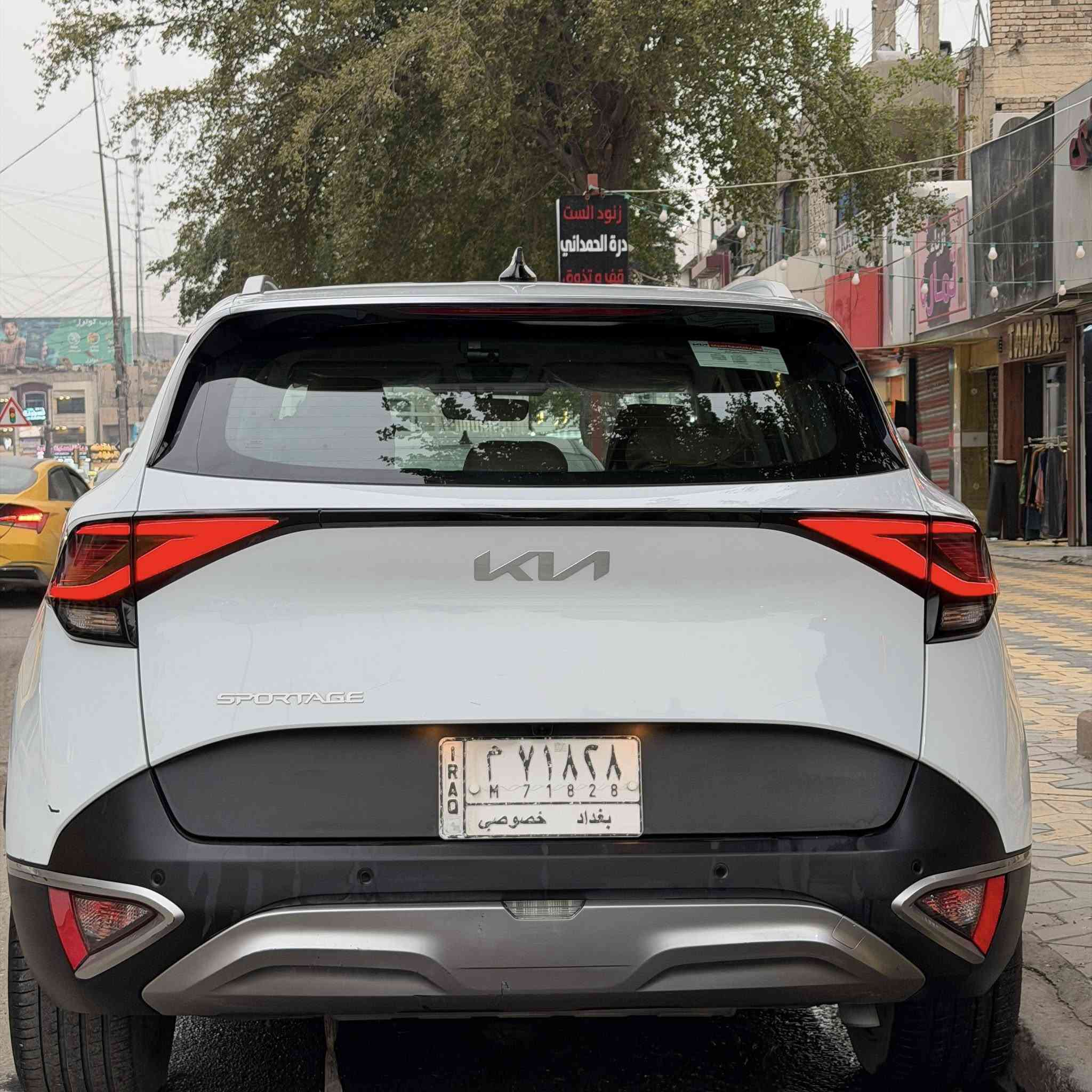 السلام عليكم
سبورتج2022
وارد خليجي 
ضمان الدوليه 
بعدها داخل الضمان
ضمان 100الفkm
ماشيه (57,400) 
عدد الايرباك4
مو 2
نقاط عميه  بل مري الجانبيه
مثبت سرعة
 مراقبة ضغط الهواء بالإطار
بصمه عدد2
حساسات خلفيه
مراقبة ضغط الهواء بالإطارا
Apple car play/ Android Aut واير لس 
كامرة خلفيه 
الإضاءة: LED أمامي وخلفي
سبير بعده منازل مع العده
داخلها كلش نضيف  
دوشمه الاصليه ممطخوخة
دوشمه جلد تلبيس +ارضيات جدد
زوج تايرات امامي جديد
سويتلها ادامه داخل الشركة 
كل تبديلات الدهن داخل شركه
وكل تفويلاتها بانزين بس سوبر
سياره مال بيت مطالعة حته محافظات 
سياره على ايدي من من جانت زيرو لحد الان 
ملاحظه سياره بيها بارد خفيف الجاملغ الامامي جهة سايق ماشر بل صور  على كده
مكان السياره بغداد الاعظميه 
الرقم:***********
متوفر واتساب او هاتف
