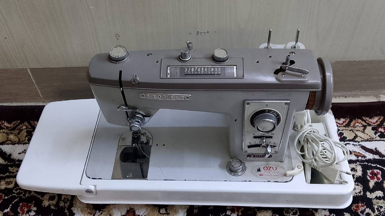 مكينه بلاذر للبيع مسخدمه شهر نضيفه فول وياها الميز هديه ب 150 وبيها مجال


**إذا كنت صاحب هذا الإعلان وتريد حذفه لأي سبب، رجاءا أرسل رسالة إلى الدعم الفني**