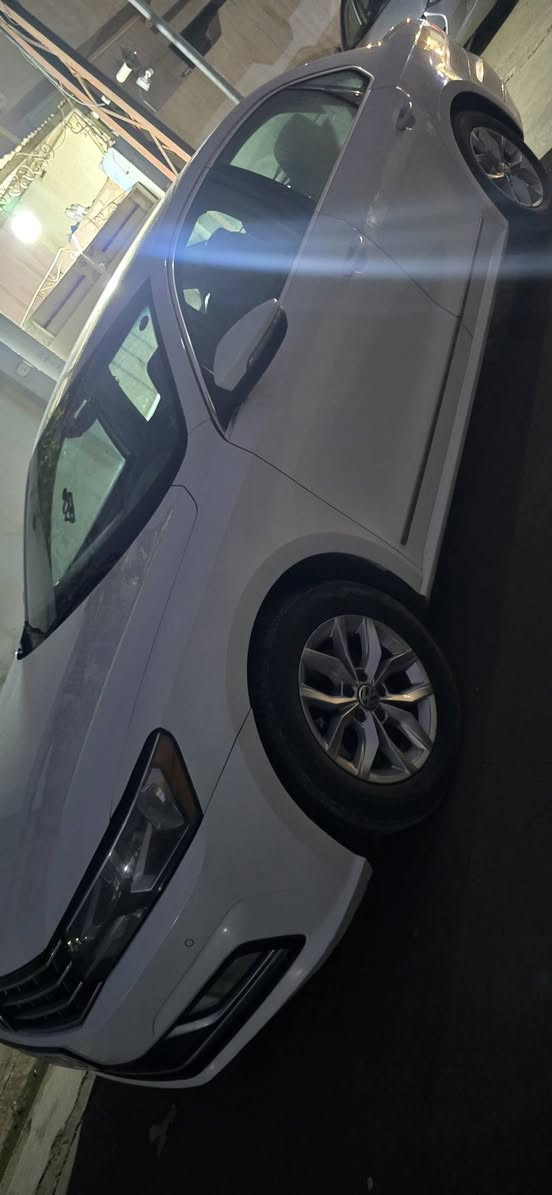 باسات خليجي ٢٠١٦ ٥سلندر خمس مواصفات ماشية١٨٠ميل كير والمحرك بشرط مامفتوح السنوية جديد ل٢٨ وبيها دفتر البنزين سعر ١٣٧ وبيها مجال ان شاء الله *********** وسونار موجود بالمنشور
