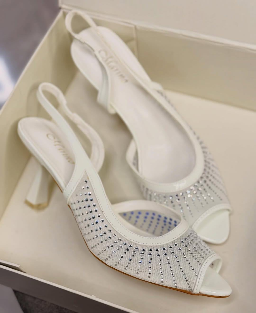 جديد NEW

كوالتي عالي جداً 

Size 37.38.39.40.40.41

شغل يدوي 
دبّان طبي 

كعب 5cm

اسود ابيضّ بني بيجي 

للحجز والاستفسار دايركت 

كوني هنا viola 
الثقه. الراحه. الجمال


**إذا كنت صاحب هذا الإعلان وتريد حذفه لأي سبب، رجاءا أرسل رسالة إلى الدعم الفني**