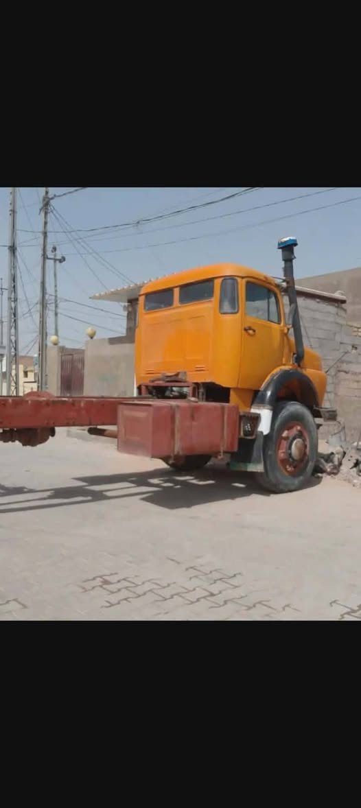 سلام عليكم قجمة لبيع موديل 79 رقم ديالى الماني مكان نجف ***********
