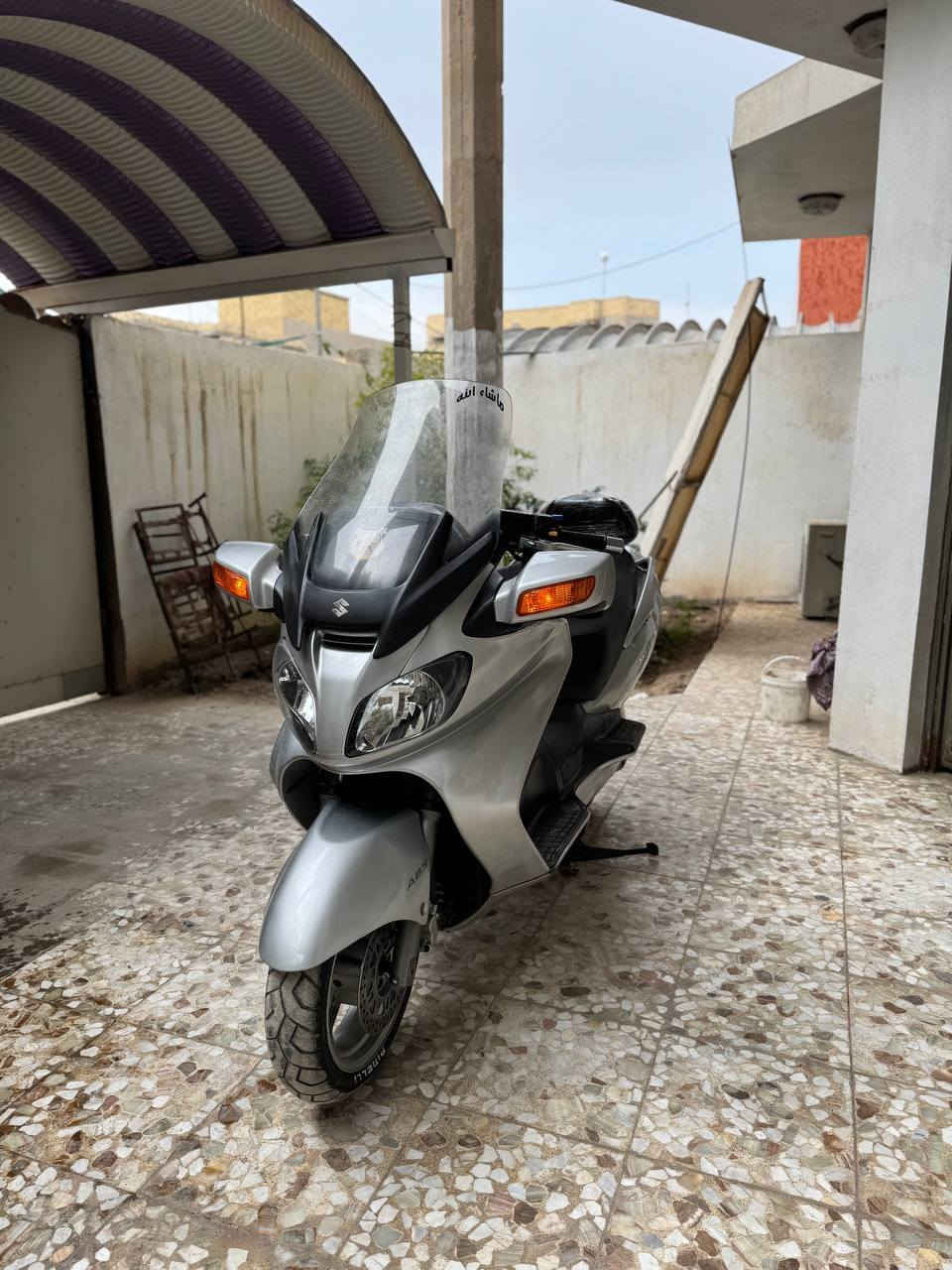 سلام عليكم دراجة ساكي ويف 650 محرك 
ماشية 26000 نظيفة كلش 
مواصفات فول مانع انزلاق ABS كير ومكينه مكفوله مري شفط🔥
السعر 24 ورقة وبيها مجال 
التواصل على الرقم ***********
العنوان كربلاء
