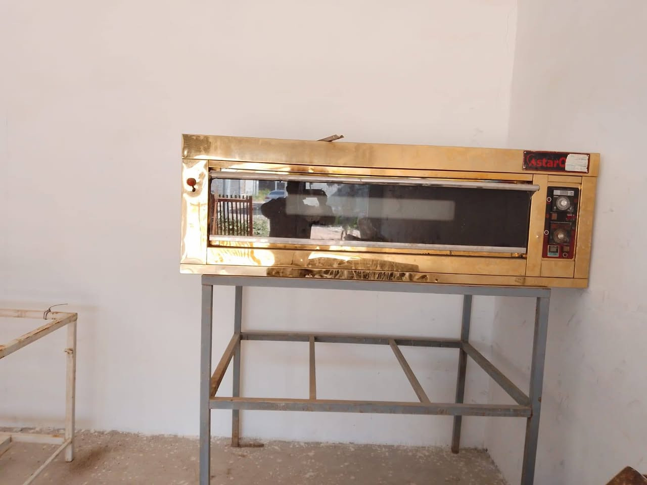 فرن بيتزا داخل حجر عجانه نص كيس طحين غراض اخو جديد ***********

