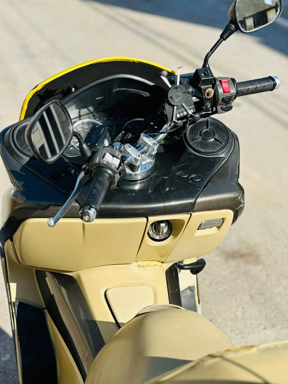 للبيع FORZA 010 MF
لون مميز جداً 

مكفوله من كلشي 

ملاحضه اكو شخط بصفحه اليسره بل كفر الخلفي واضح جداً بل صور 

السعر خاص 

العنوان ديالى بعقوبه التحرير 

***********
