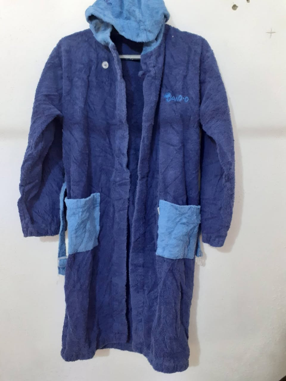 برانص رجالي ونسائي خاولي ب ٣ فقط ويوجد لدينا بجامه نسائي ورجالي  قديفه   وفستان بناتي السعر بألف فقط العنوان حي الإطفاء مقابيل مدرسه واحد الأحد والآيات محل حامد العبدلي  
الرقم ***********
