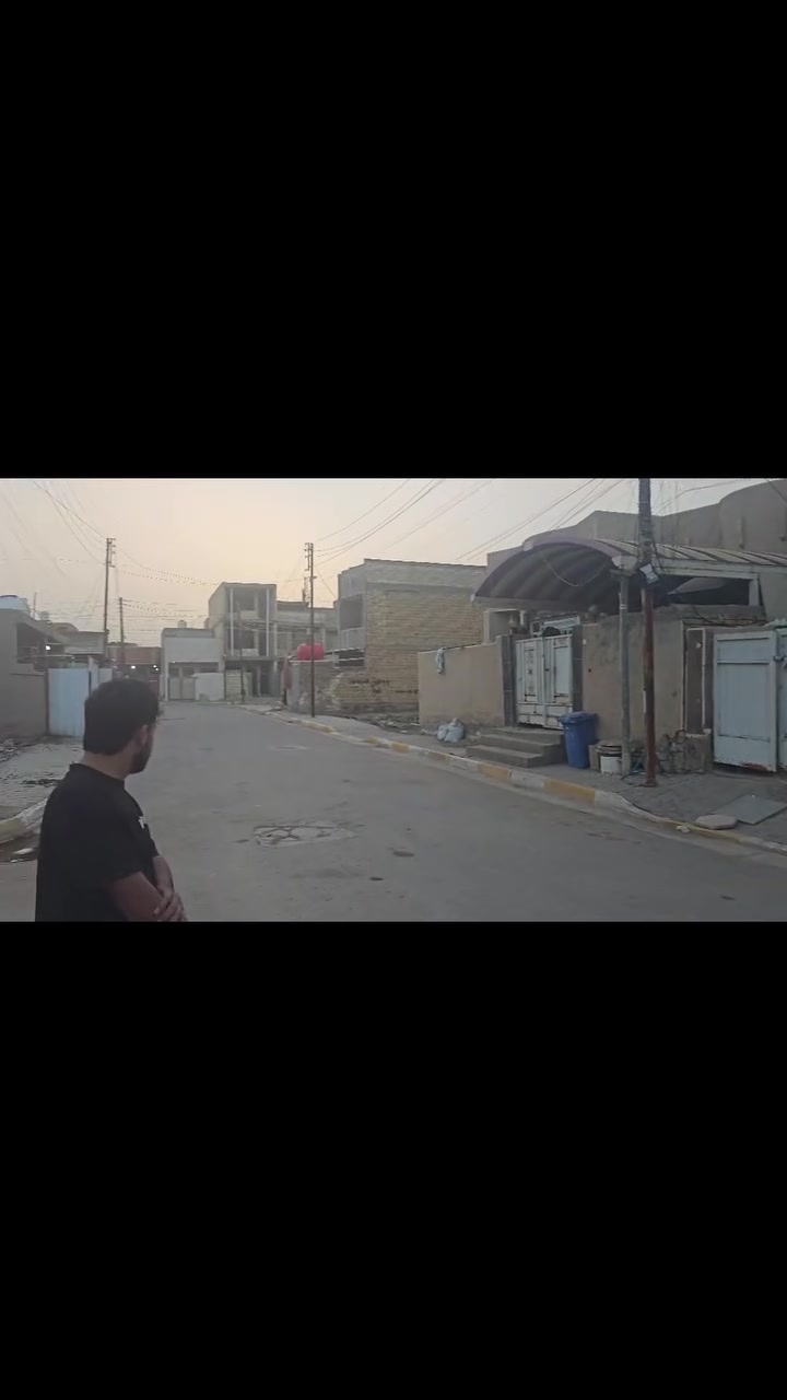 قطعة 100 متر 20X5 بالحسينية خدمات مسقط خلف البانزين خانة موقعهة على ساحة كبيرة وتكدر تتسحب عليهة قرض اسكان مشمولة  
المنطقة كامل خدمات مي ومجاري وكهرباء رسمية السعر 25 مليون قفل
الكاع باسمي تحويل مباشر بطابو الحسينية 
***********
