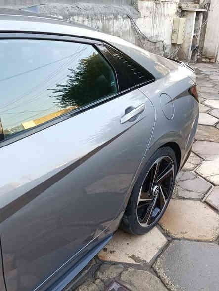 السلام عليكم انترى ان لاين 22 بدون ايرباك بجم كبس السياره جديده على وضع الشركه ماشيه 30الف  حادثه فقط بارد بالبنيد مكانه بغداد سعره 172بيه مجال للشراي اخون ممتواجد على الفيس اتصال ***********
